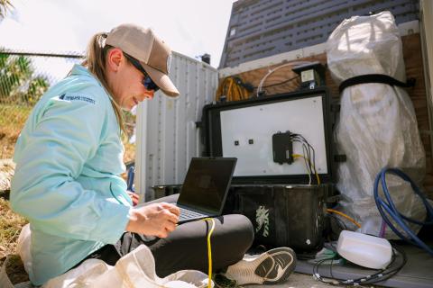 HRI team connecting the computer to the IFCB in Port O'Connor, Texas